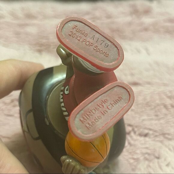 Funko Pop NBA Lebron James #6 - Picture 7 of 10